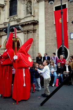 <span style='color:#780948'>ARCHIVED</span> - Murcia Semana Santa, Coloraos stain the streets red 